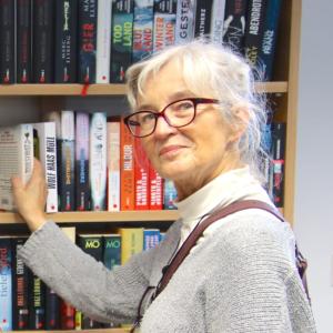 Mitarbeiterin Bücherei Monika Arnolds